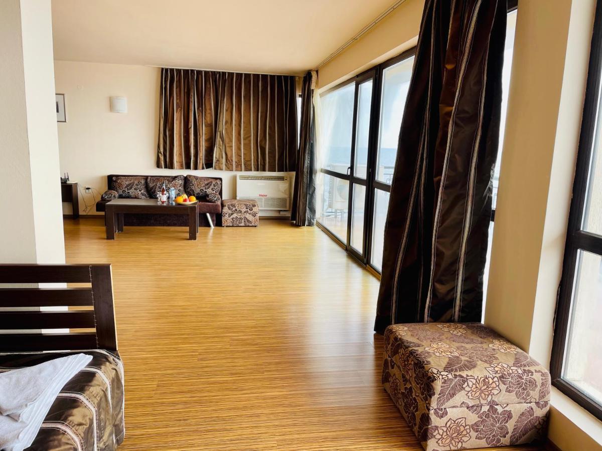 פומורי At The American'S Hotel מראה חיצוני תמונה